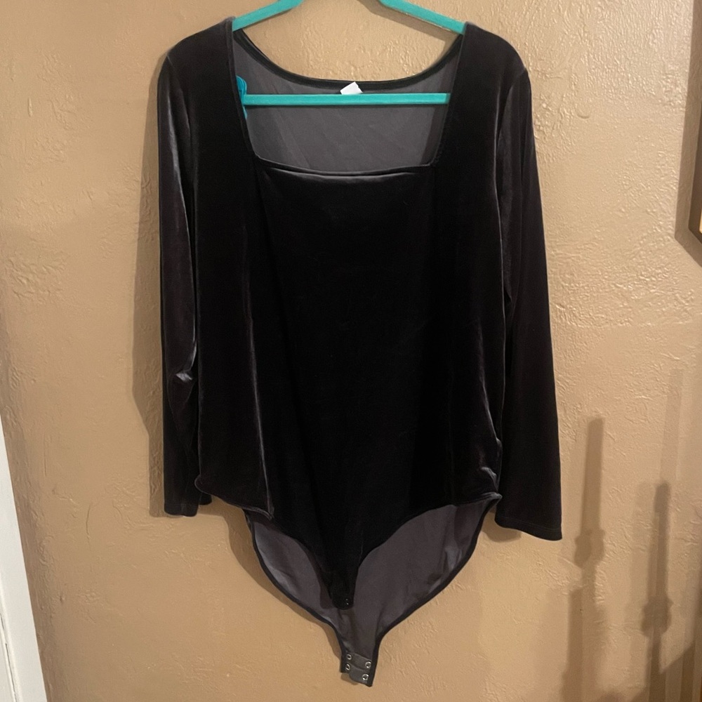 Old Navy velvet long sleeve charcoal gray body suit goth witch dark academia